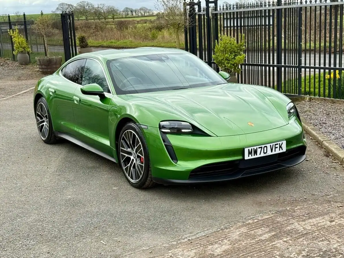 2021-porsche-taycan-e-4s-530ps-big-18