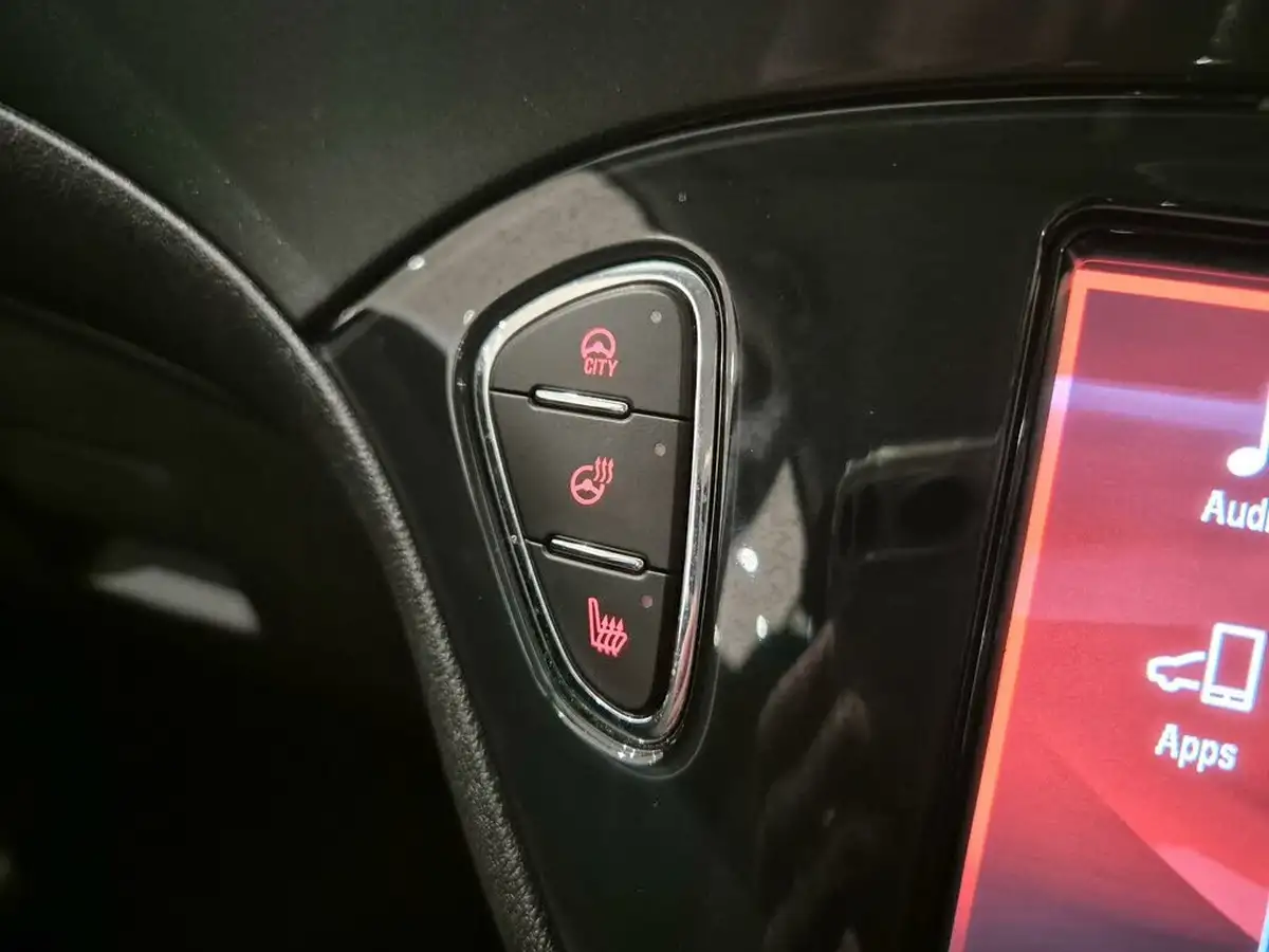 2015-vauxhall-corsa-14-excite-ac-90ps-ecoflex-5d-1398cc-big-21