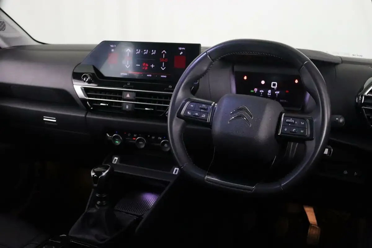 2021-citroen-c4-12-puretech-sense-big-13