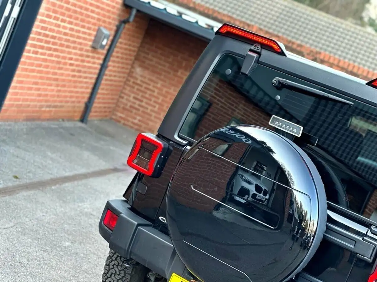 2012-jeep-wrangler-28crd-sahara-5d-auto-big-20