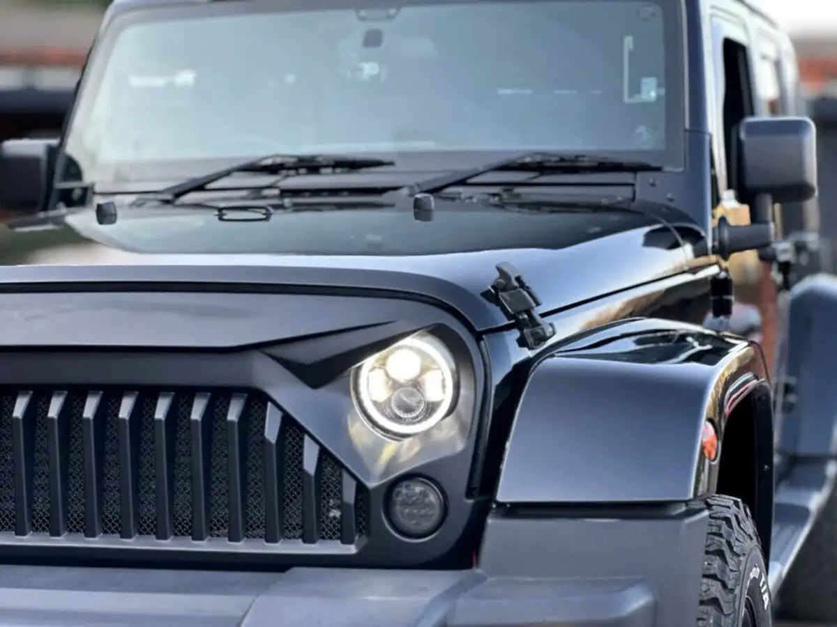 2012-jeep-wrangler-28crd-sahara-5d-auto-big-44