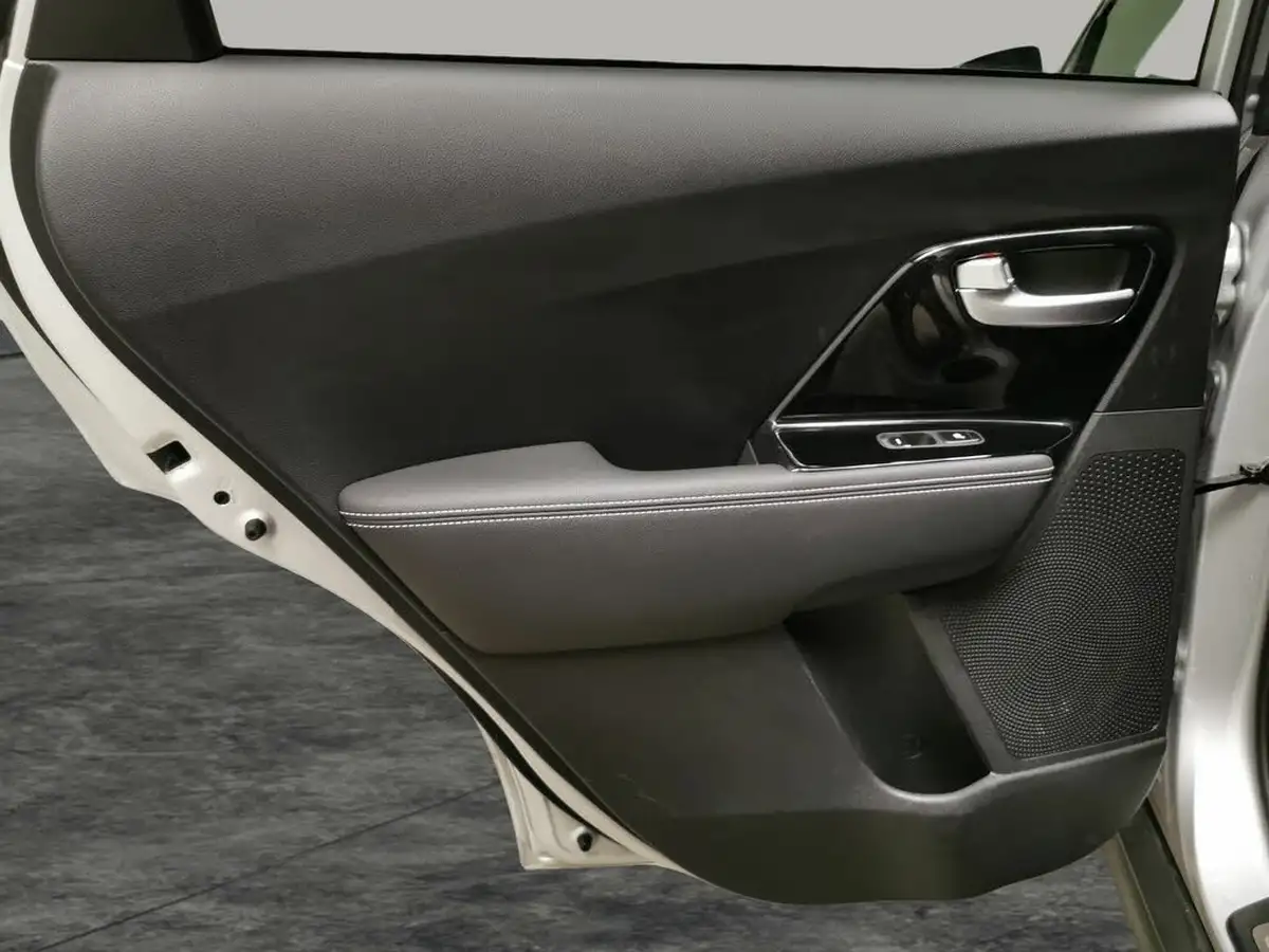 2021-kia-e-niro-ev-4-big-29