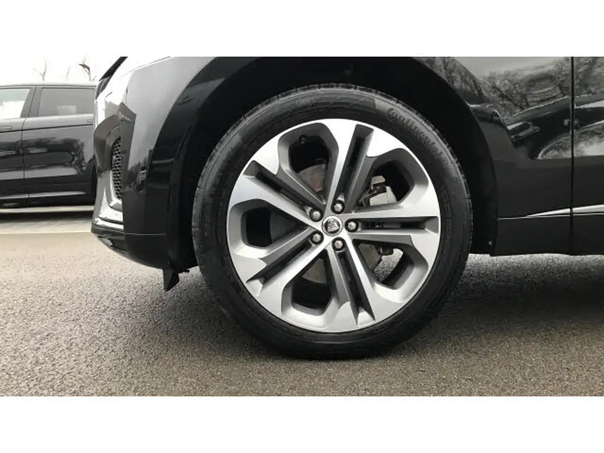 2024-jaguar-f-pace-20-d200-r-dynamic-hse-black-big-32