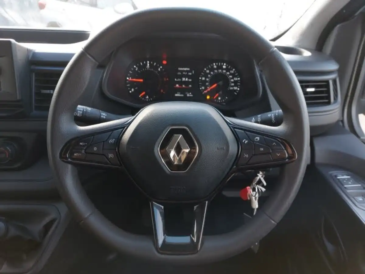 2022-renault-trafic-20dci-sl28-130-business-big-11
