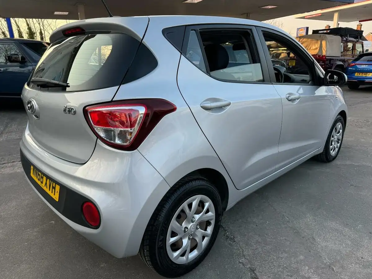 2018-hyundai-i10-10-se-67ps-big-2