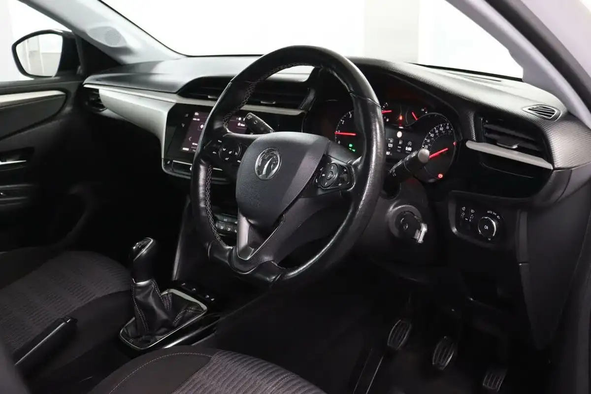 2021-vauxhall-corsa-12i-se-premium-big-2