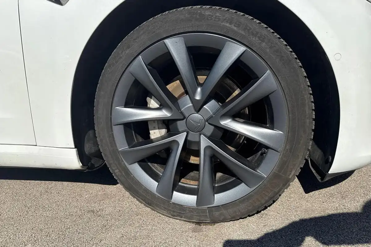 2019-tesla-model-3-e-long-range-4x4-big-21