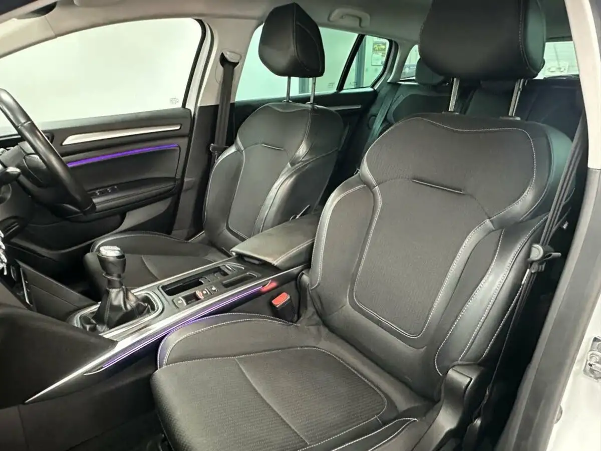 2021-renault-megane-15dci-iconic-sport-tourer-big-8