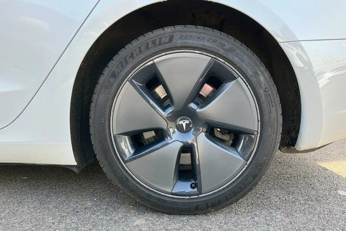 2021-tesla-model-3-e-standard-plus-big-7
