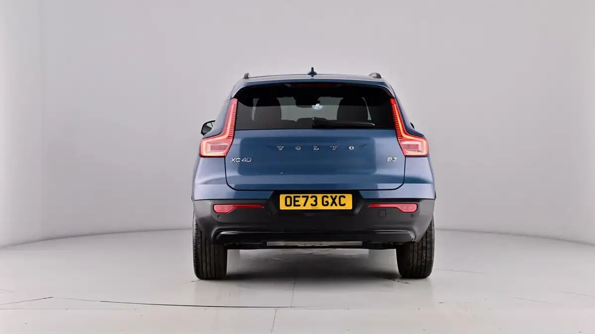 2023-volvo-xc40-20-b3-plus-big-68