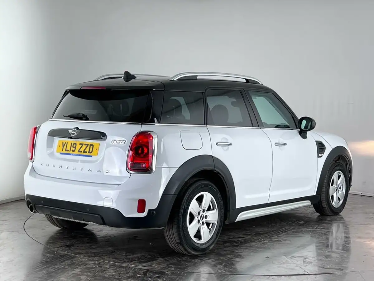 2019-mini-countryman-15-cooper-classic-auto-big-3
