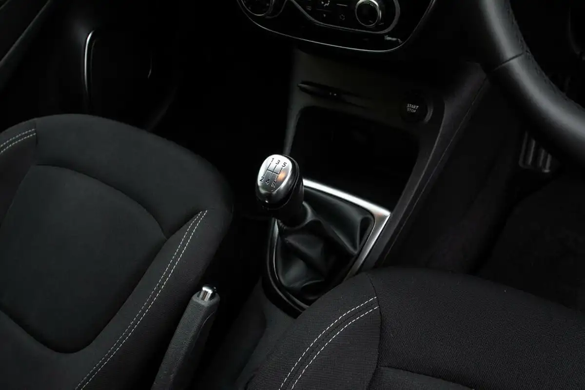 2019-renault-captur-09-tce-iconic-big-31
