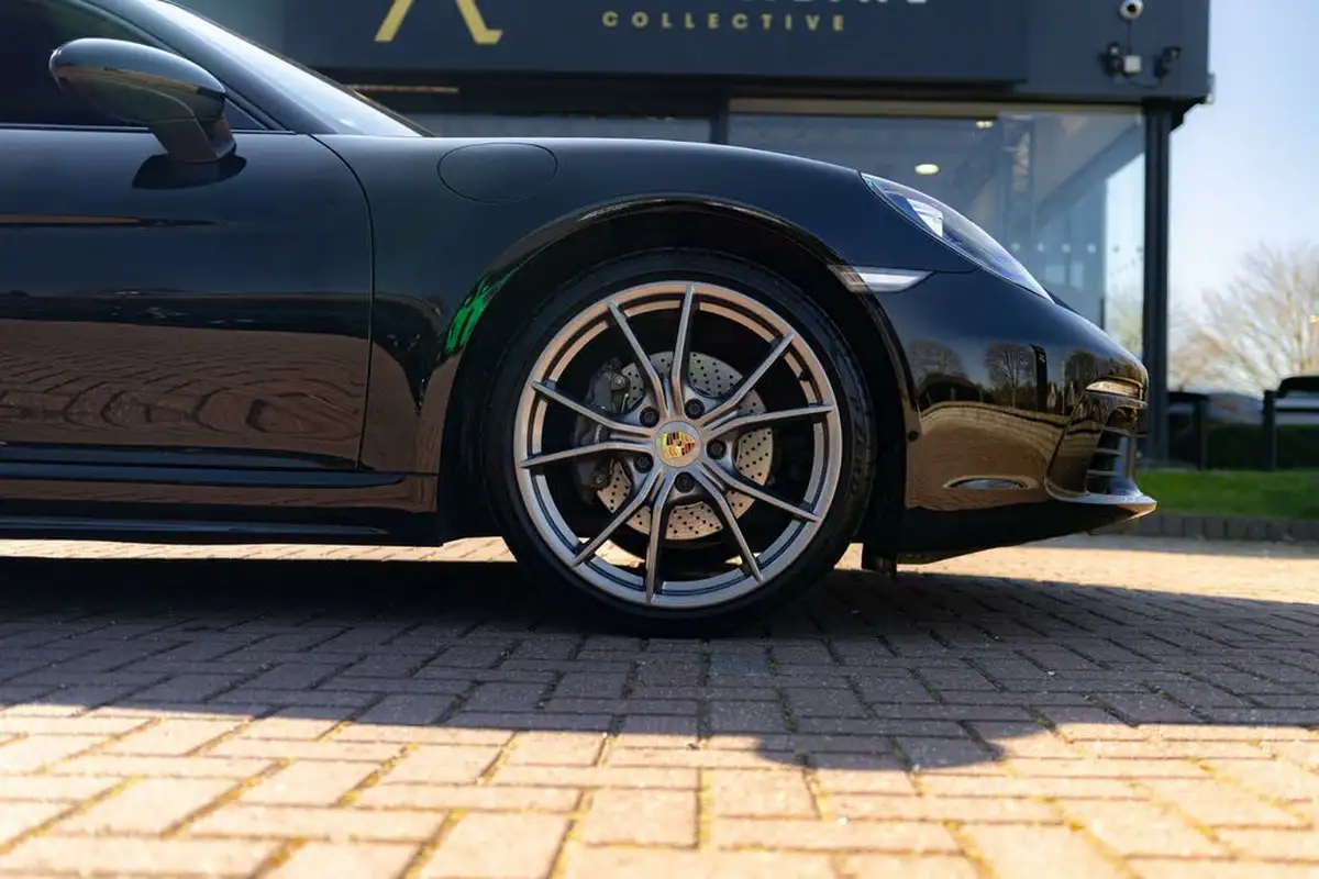 2019-porsche-cayman-718-20-cayman-big-4