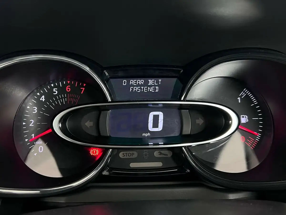 2017-renault-clio-12-play-big-22