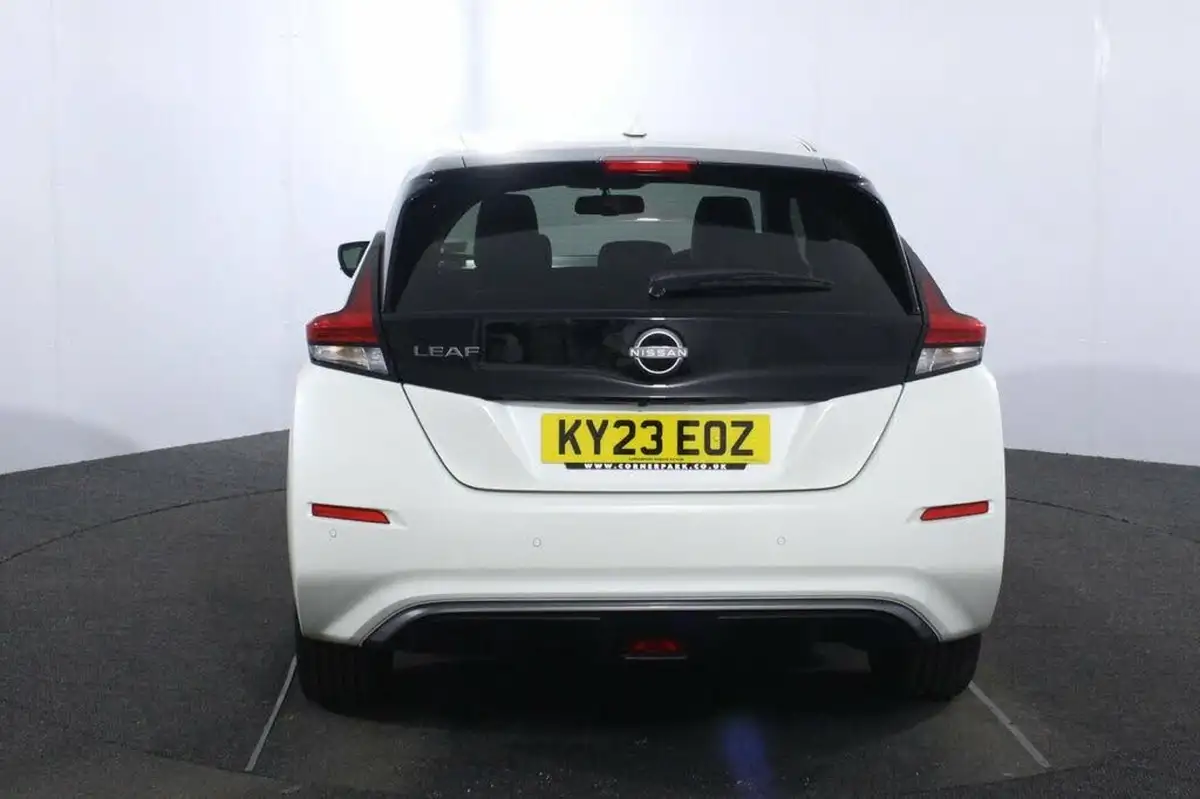2023-nissan-leaf-e-tekna-39kwh-big-5