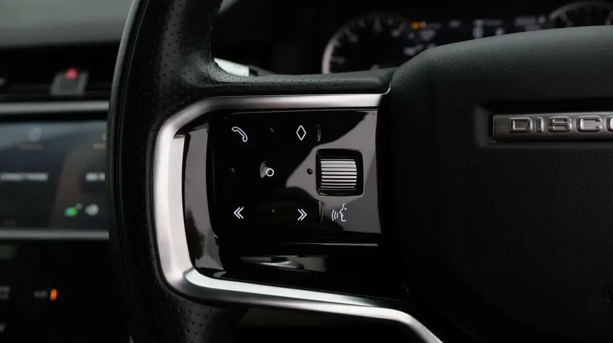 2021-land-rover-discovery-sport-20-d200-r-dynamic-s-plus-big-24