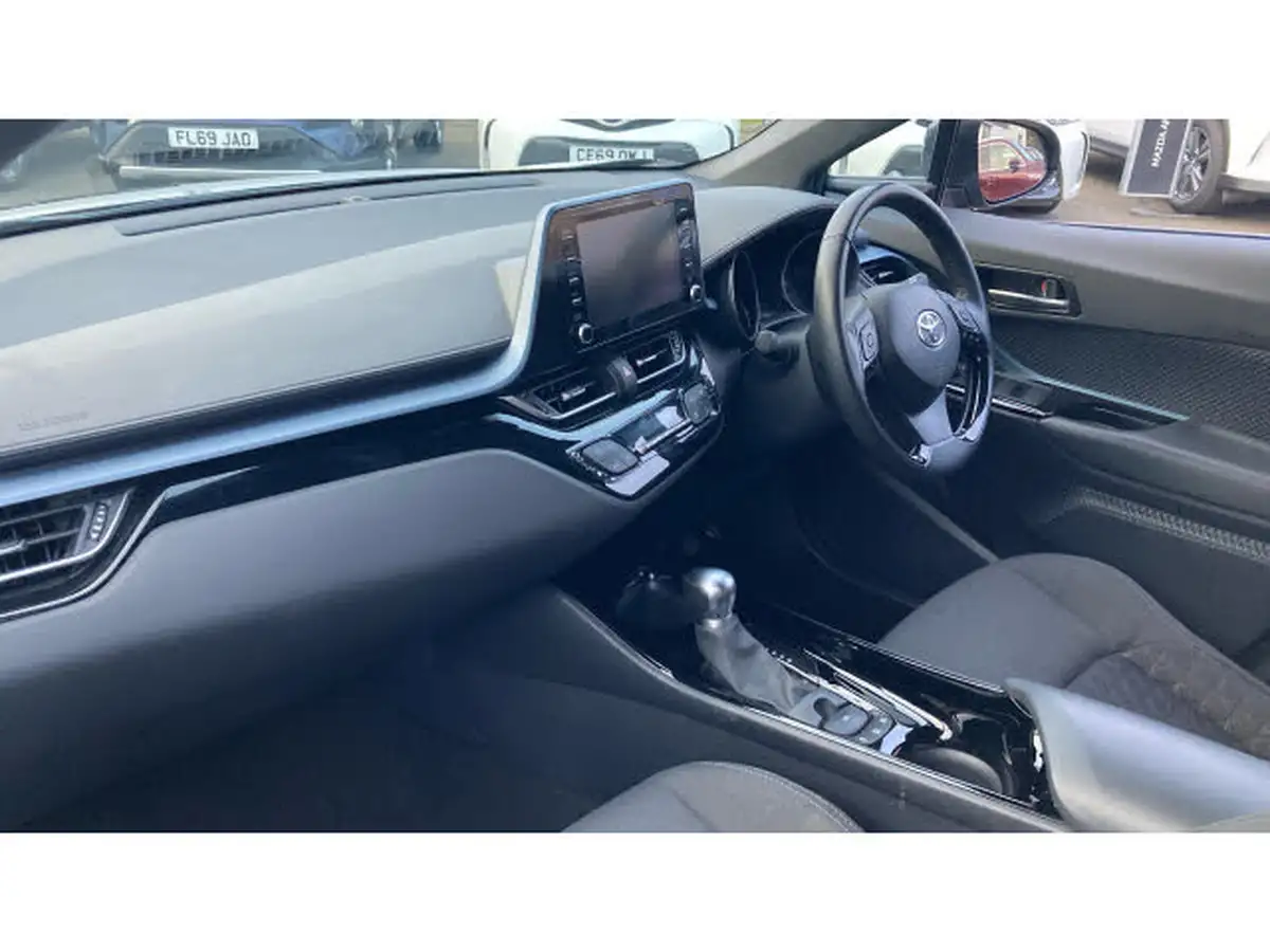 2021-toyota-c-hr-18-vvt-i-design-big-9