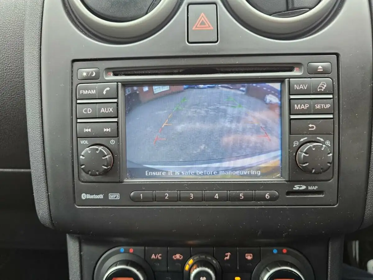 2011-nissan-qashqai-20-acenta-big-19