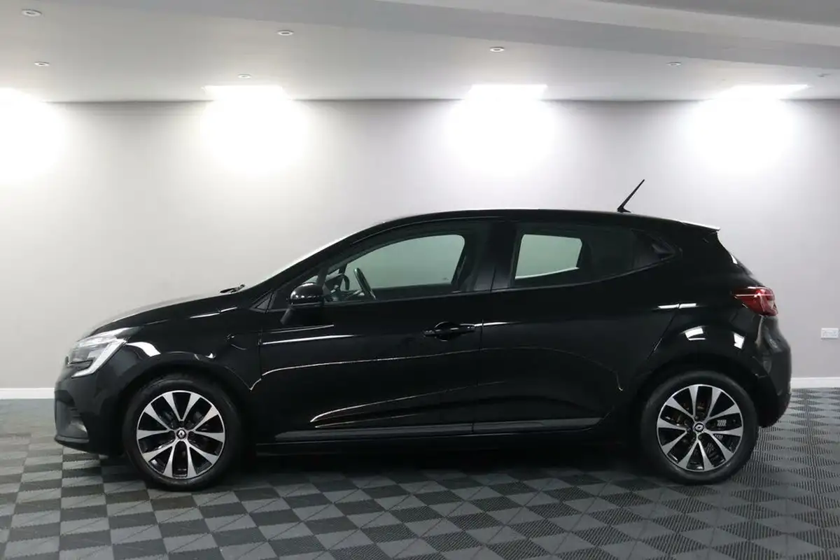 2022-renault-clio-10-tce-iconic-edition-big-13