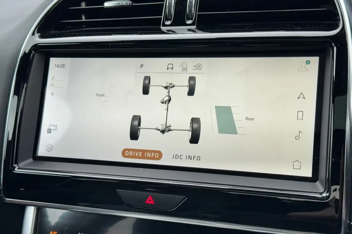 2023-jaguar-xe-20-p300-300-sport-big-23