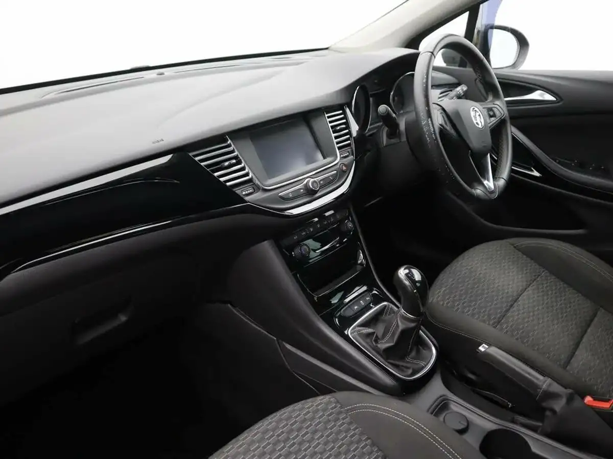 2018-vauxhall-astra-14i-sri-hatchback-big-8
