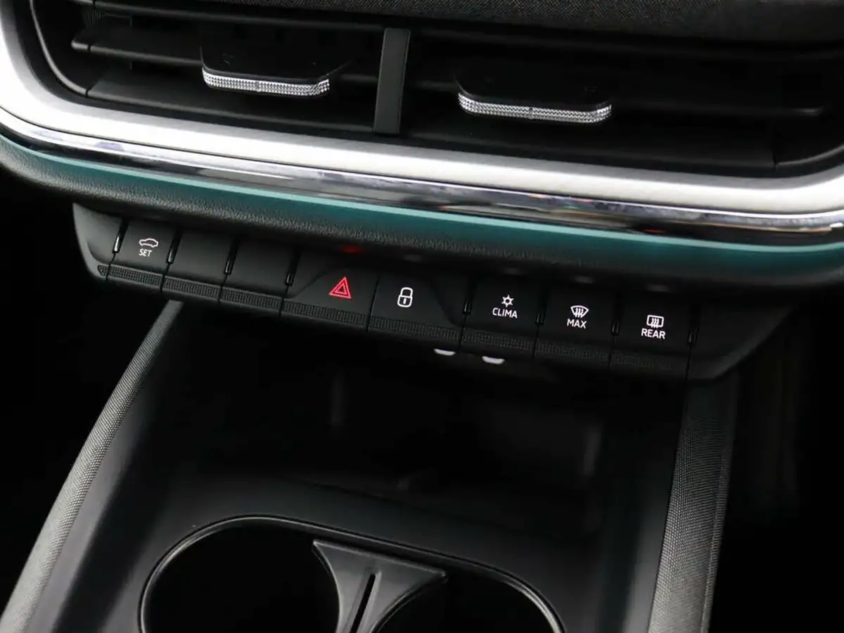 2021-skoda-enyaq-e-60-62-kwh-big-24