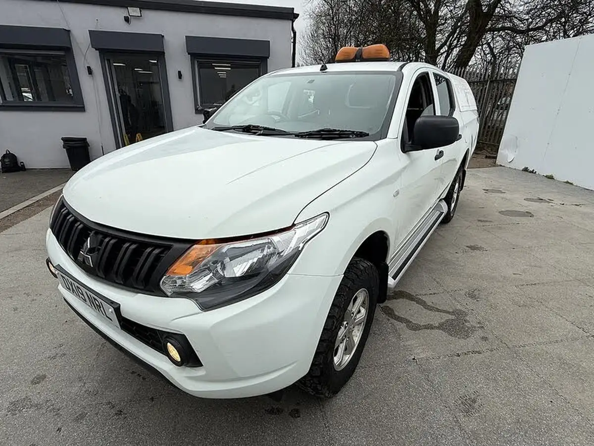 2019-mitsubishi-l200-24di-d-4life-eu6b-double-pickup-big-6