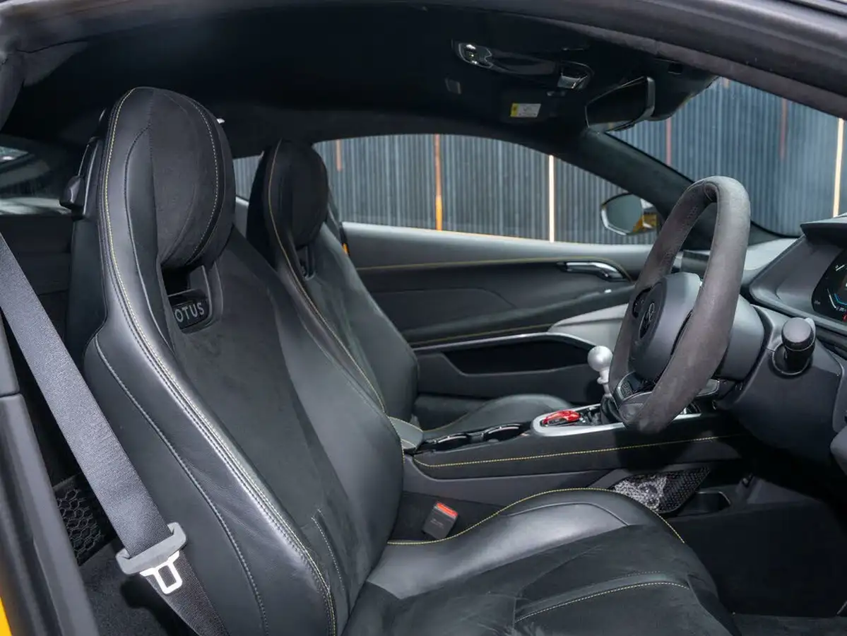2022-lotus-emira-35-first-edition-v6-big-1
