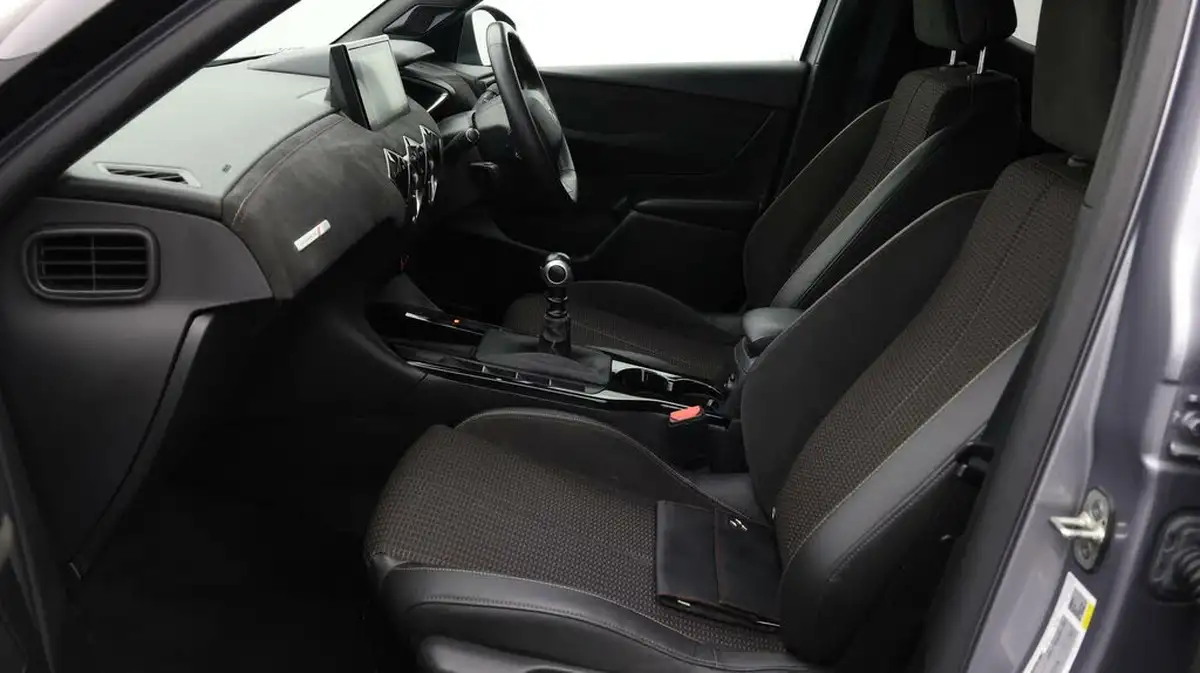 2020-ds-ds-3-crossback-12-puretech-performance-line-100ps-big-13