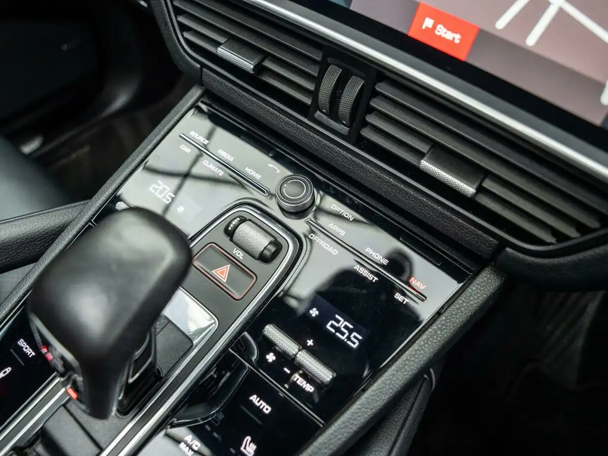 2020-porsche-cayenne-30-v6-s-big-29