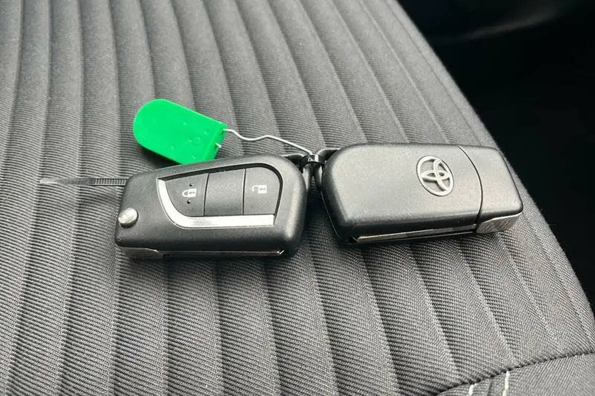 2019-toyota-yaris-15-vvt-i-icon-tech-111bhp-1496cc-big-21
