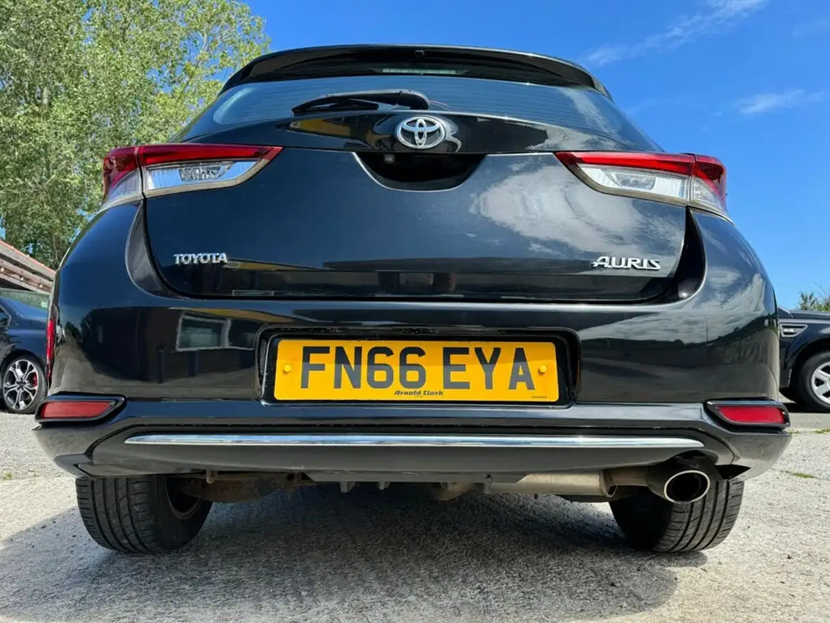 2016-toyota-auris-16d-business-edition-tss-hatchback-big-14