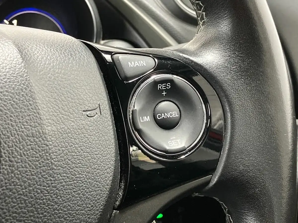 2015-honda-civic-18-sr-tourer-big-34