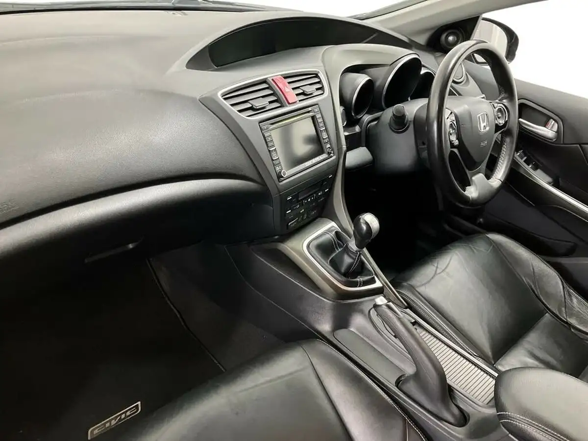 2015-honda-civic-18-sr-tourer-big-6