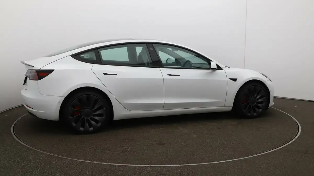 2021-tesla-model-3-e-performance-4x4-big-49