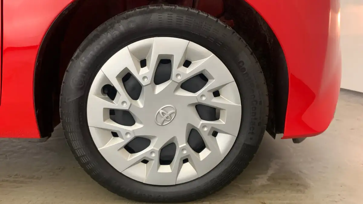 2020-toyota-aygo-10-vvt-i-x-play-tss-x-shift-big-22