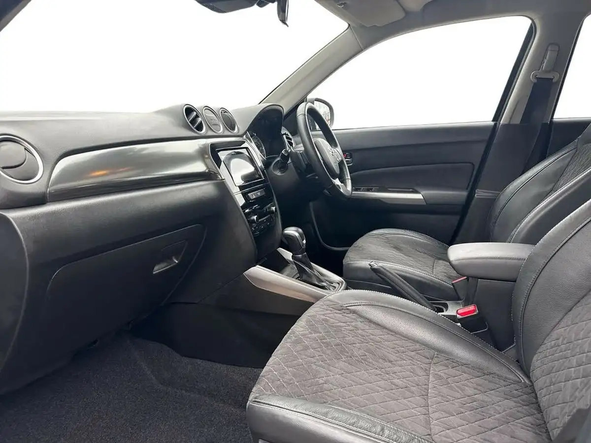 2022-suzuki-vitara-15-sz5-big-9