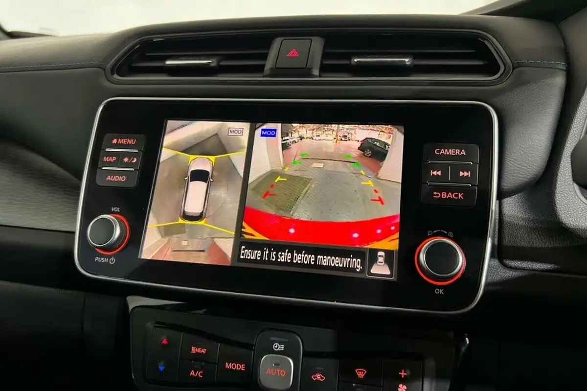 2019-nissan-leaf-e-e-tekna-big-21