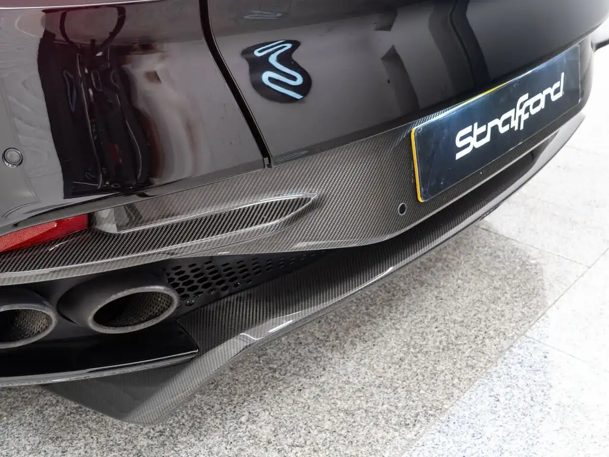2019-aston-martin-dbs-52-v12-superleggera-volante-big-13