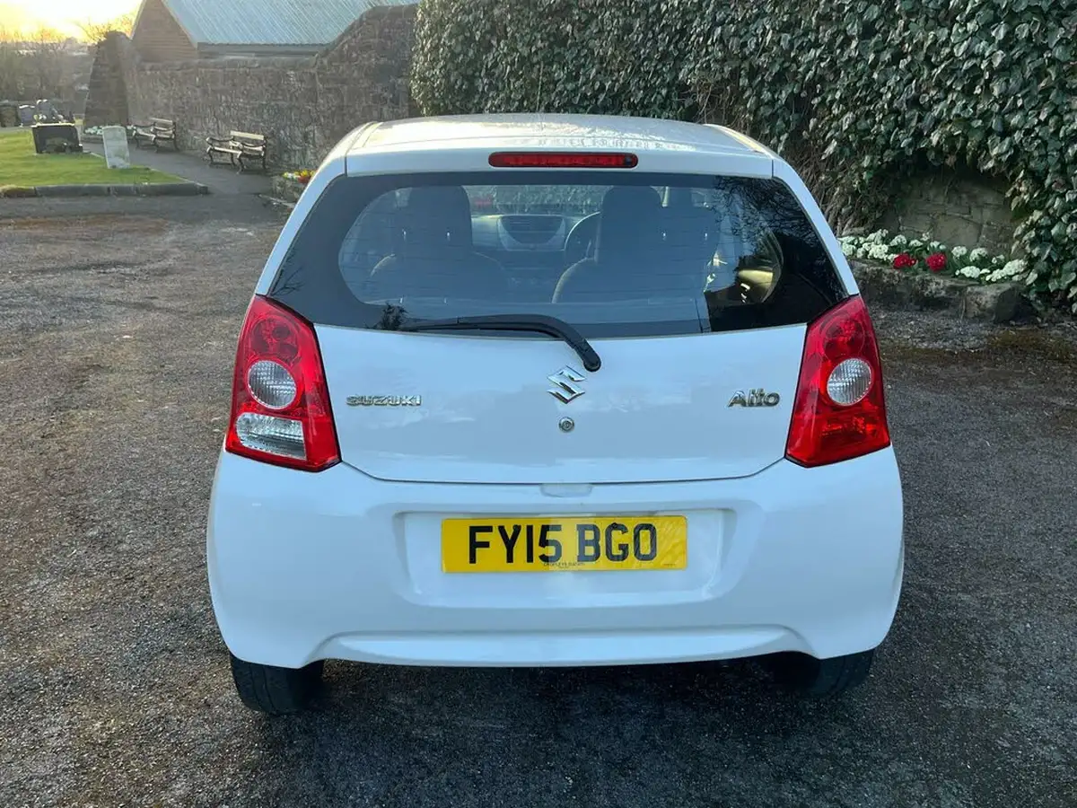 2015-suzuki-alto-10-sz-big-47