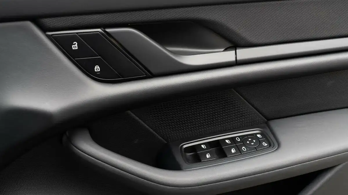 2023-porsche-taycan-e-sport-turismo-476ps-performance-battery-plus-big-19