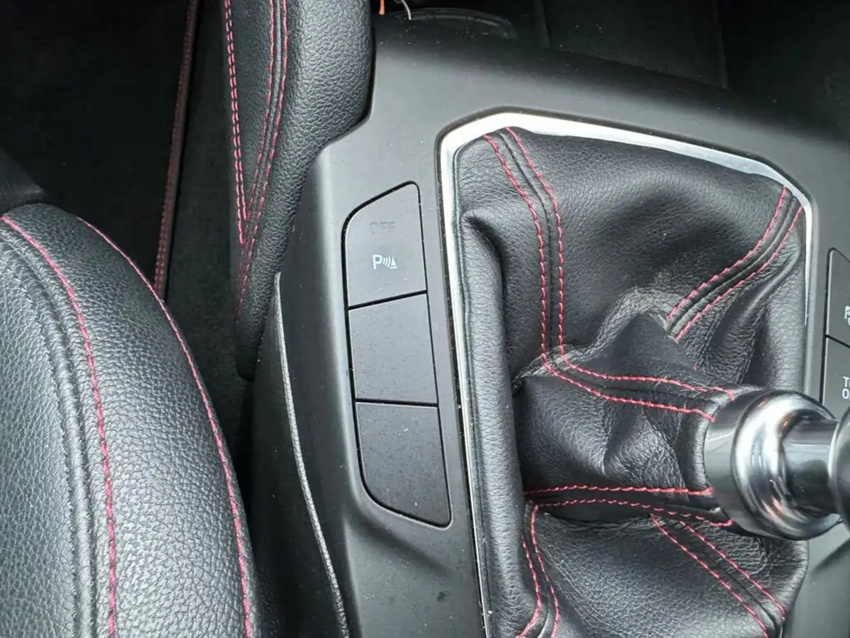 2019-ford-focus-10t-st-line-x-ss-hatchback-big-24