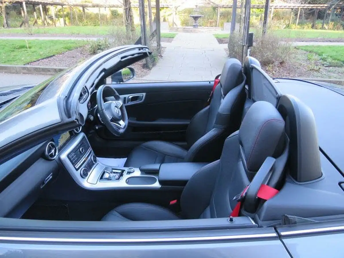 2017-mercedes-benz-slc-21d-slc250d-amg-line-big-18