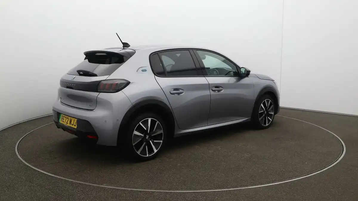 2022-peugeot-208-e-gt-136ps-50kwh-big-47