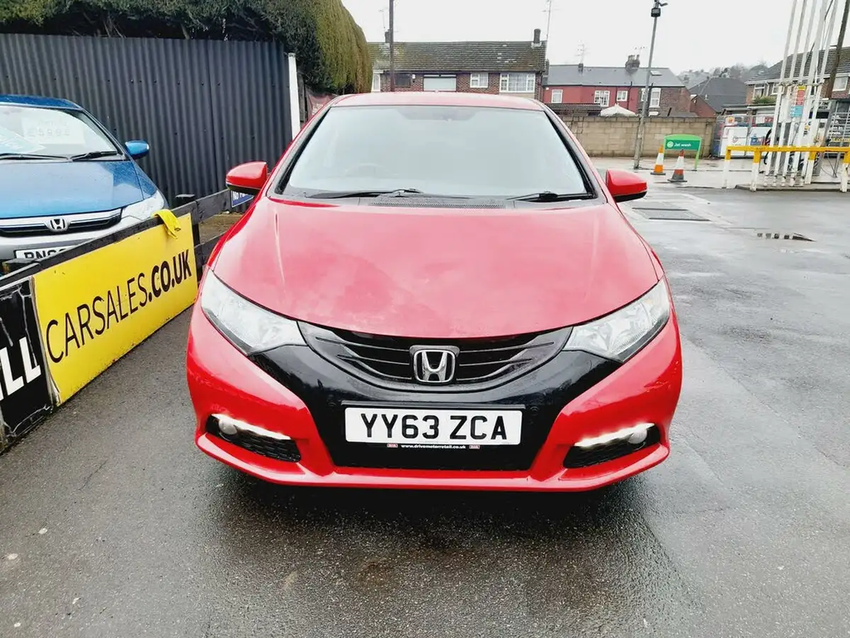 2014-honda-civic-16td-se-plus-hatchback-big-4