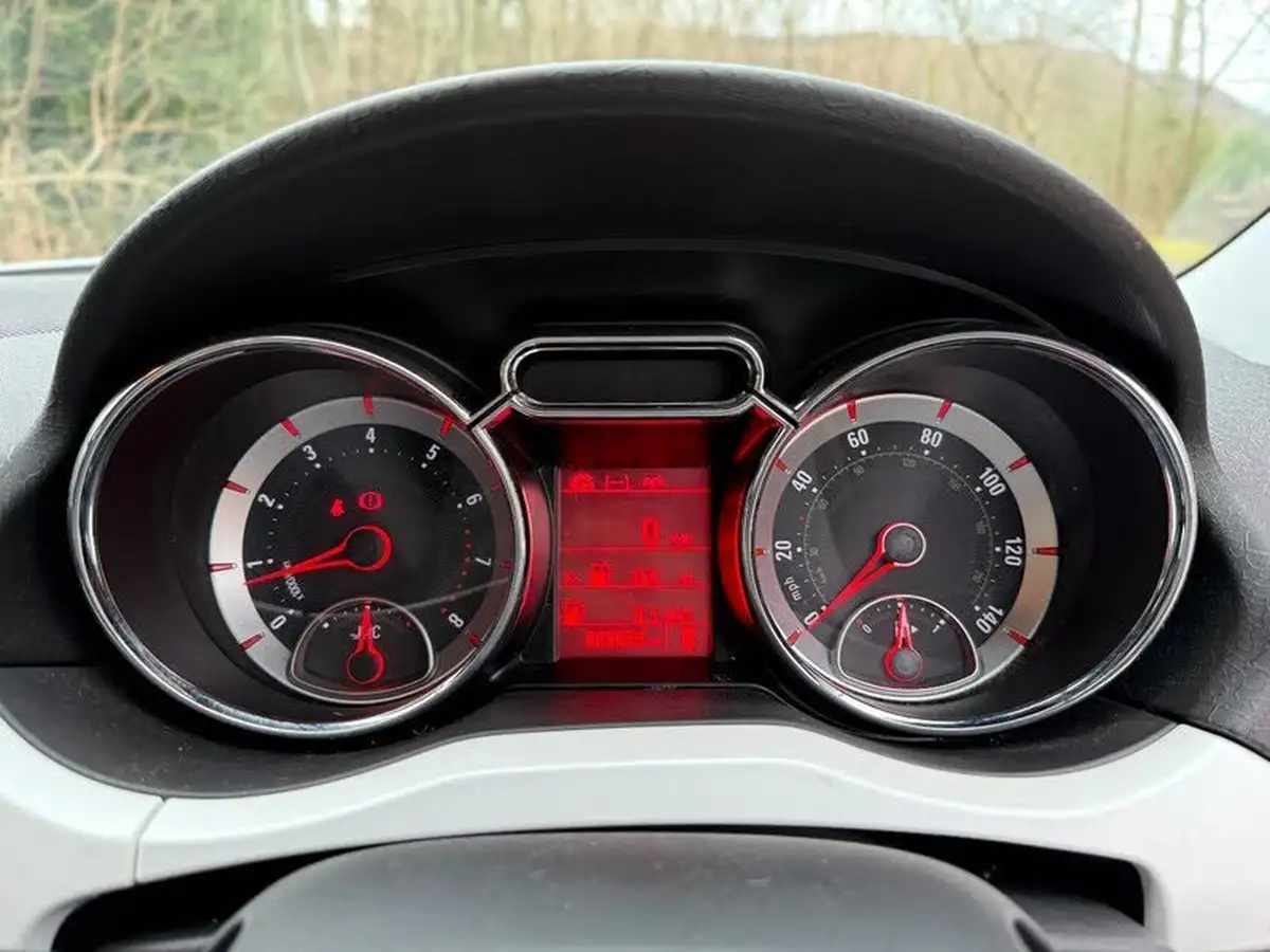 2016-vauxhall-adam-12i-vvt-16v-energised-big-12