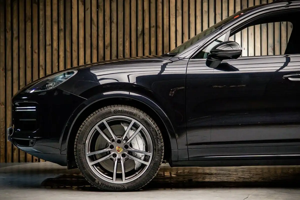 2018-porsche-cayenne-40-v8-turbo-big-8