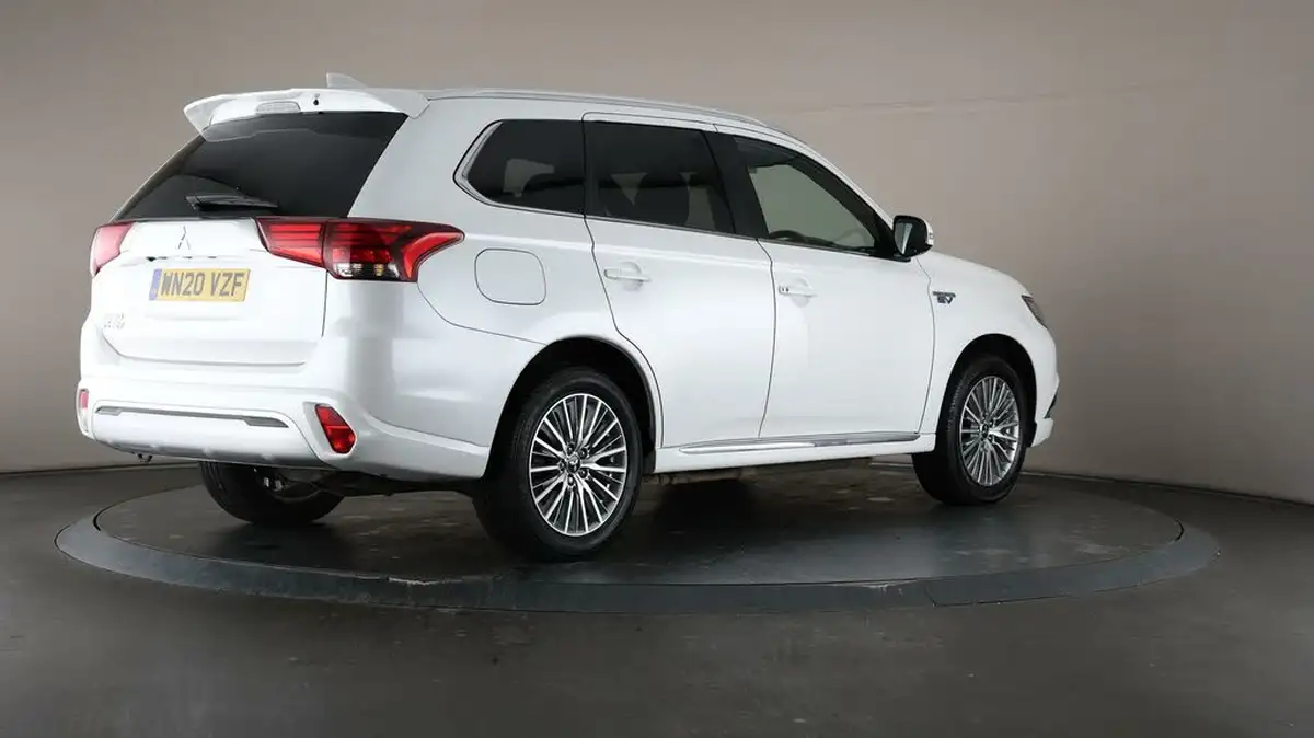 2020-mitsubishi-outlander-24-dynamic-phev-big-65