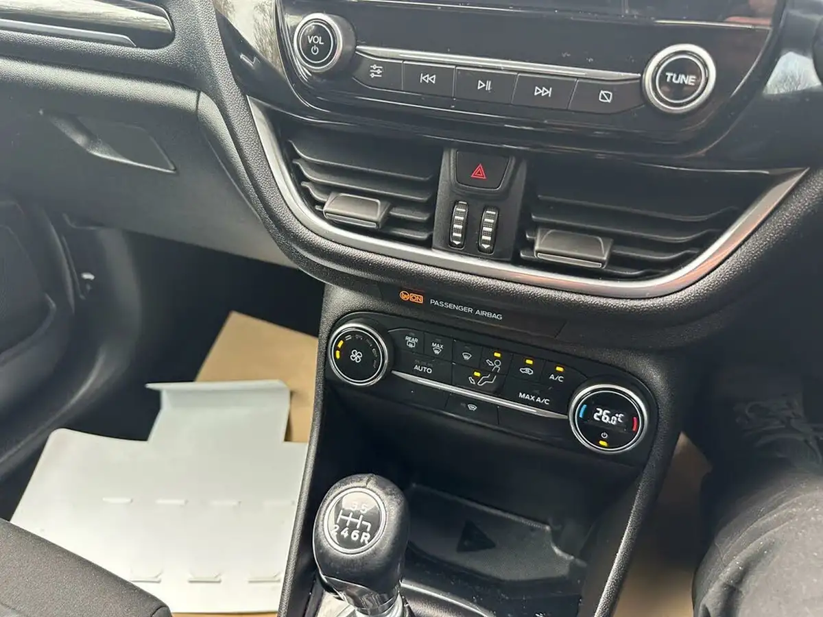 2019-ford-fiesta-10t-titanium-125ps-5d-big-9