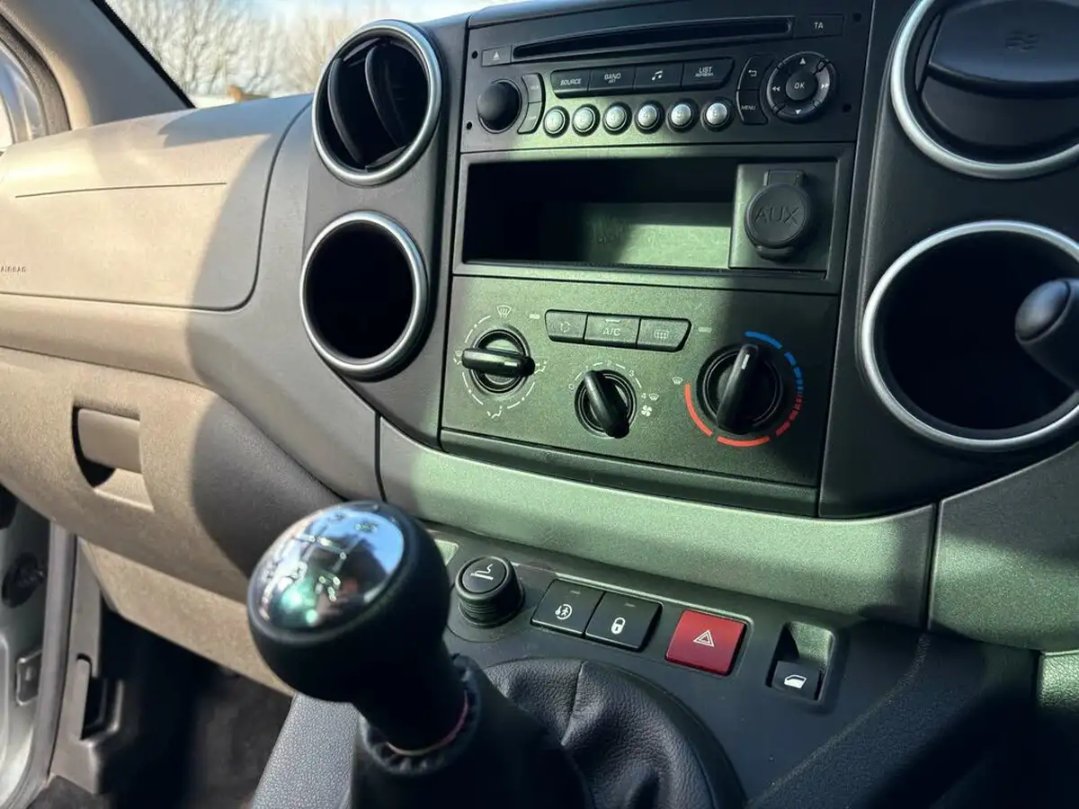 2018-citroen-berlingo-16-vti-multispace-feel-big-27
